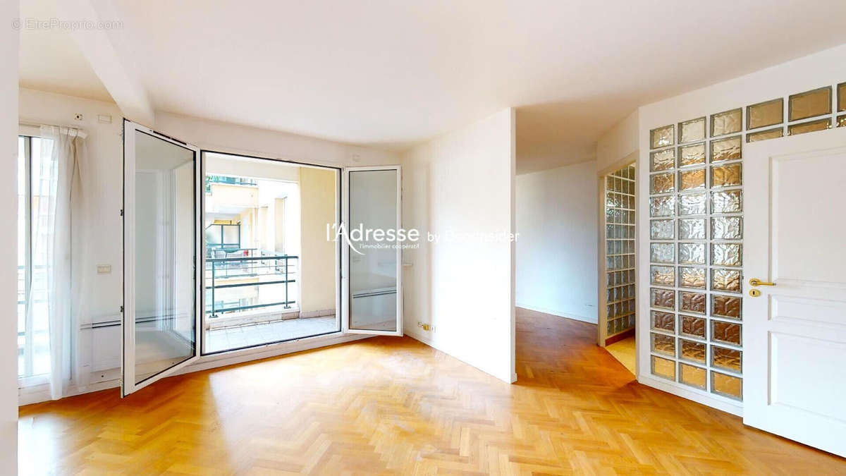 Appartement à PARIS-15E