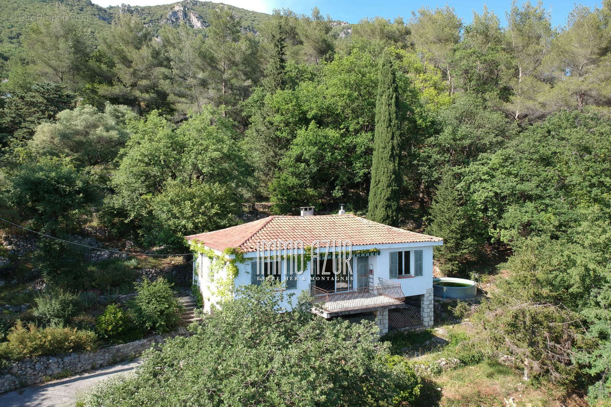 Maison à TOURRETTES-SUR-LOUP