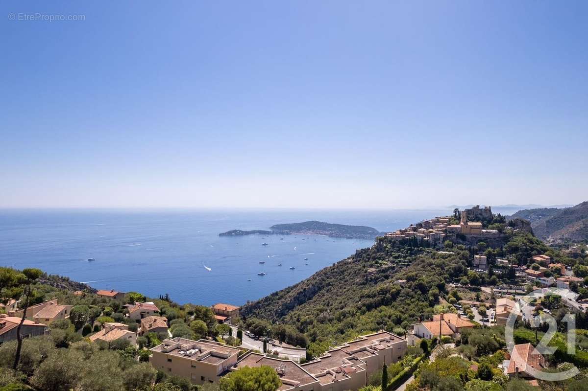 Maison à EZE