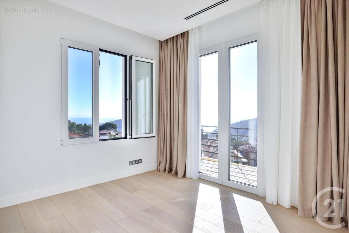 Appartement à VILLEFRANCHE-SUR-MER