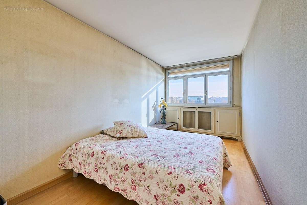 Photo 9 - Appartement à COURBEVOIE