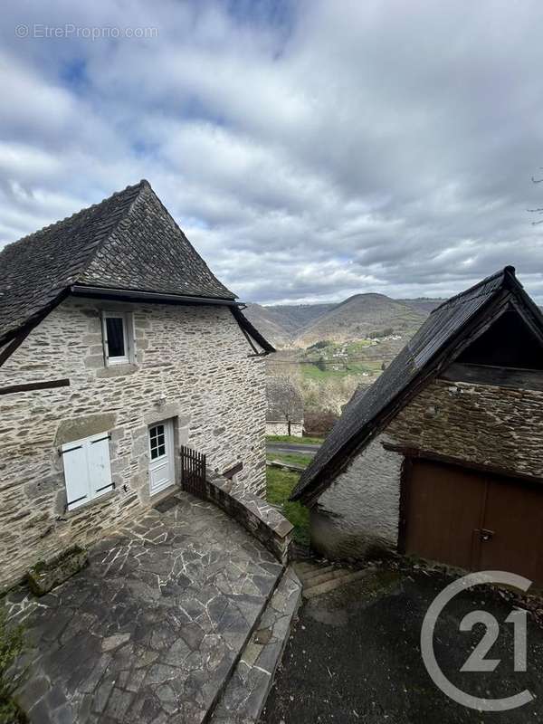 Maison à MONTSALVY