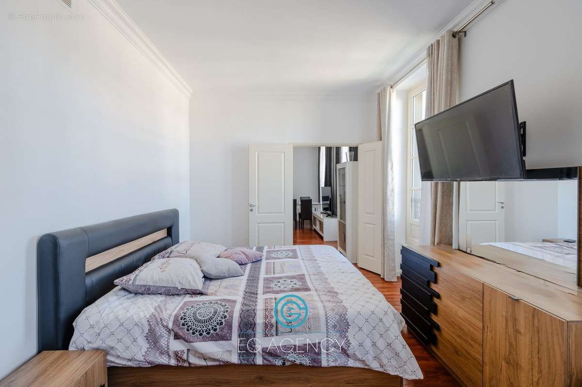 Appartement à MARSEILLE-2E