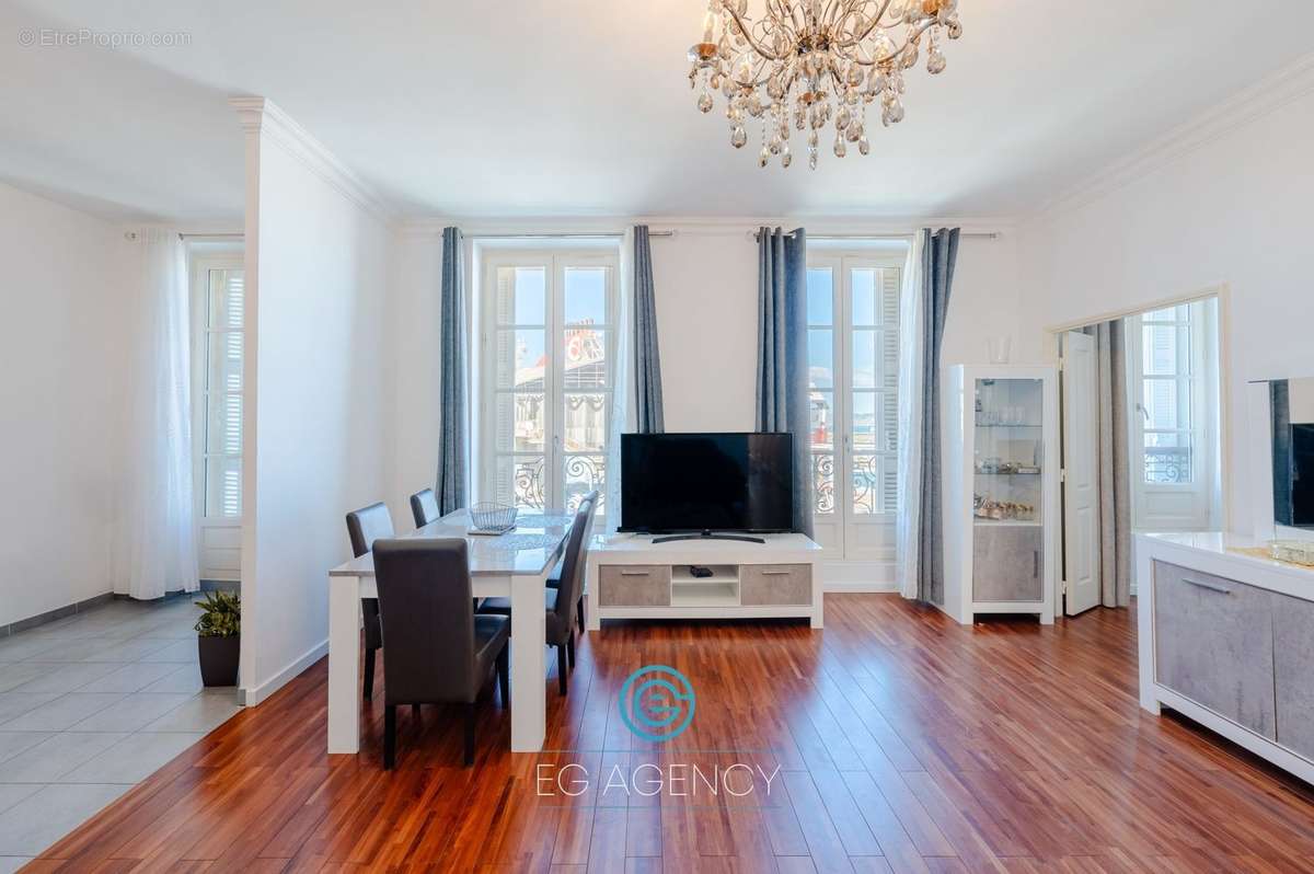 Appartement à MARSEILLE-2E