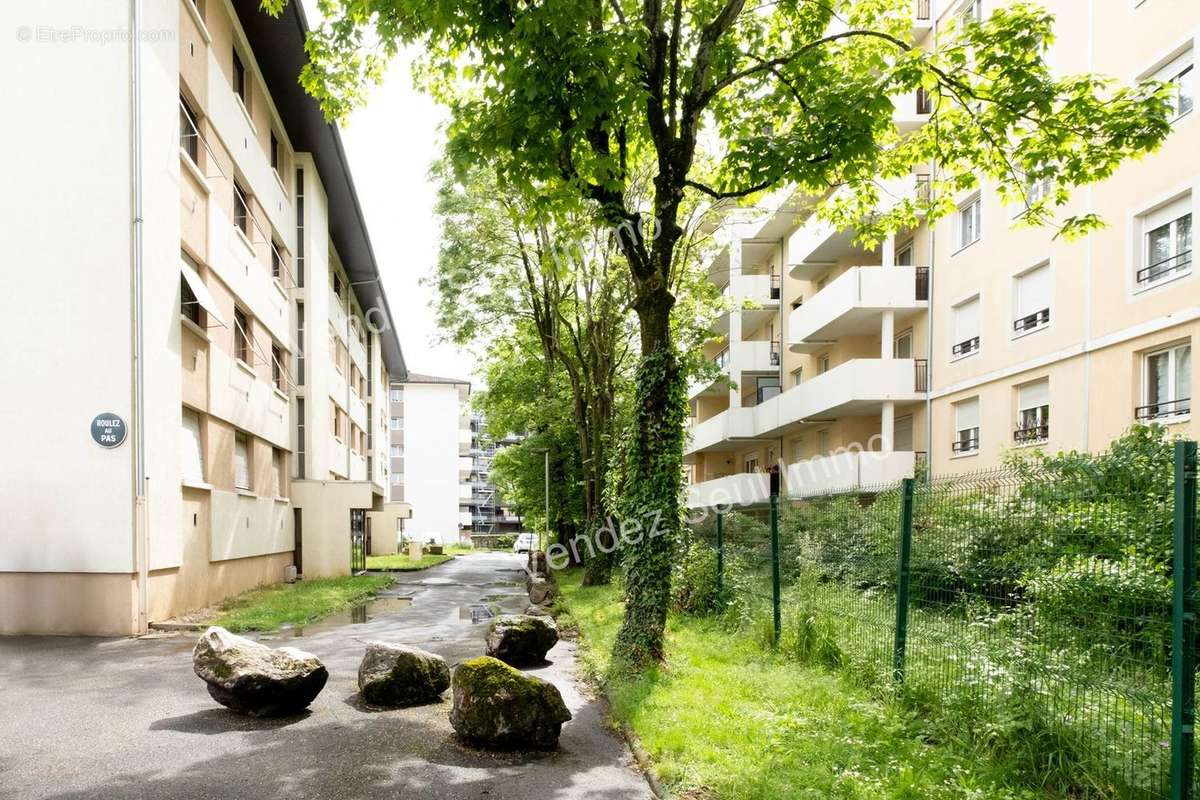 Appartement à SAINT-JULIEN-EN-GENEVOIS