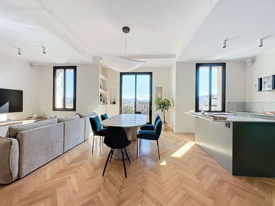 Appartement à MARSEILLE-8E