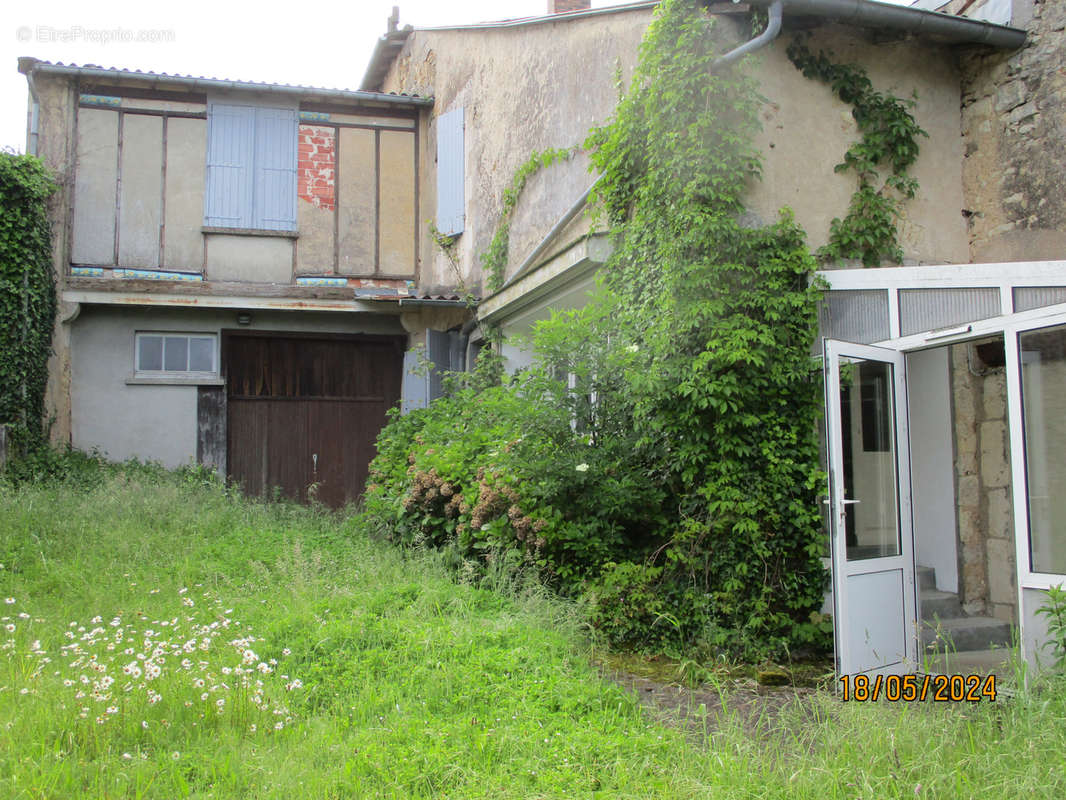 Maison à GENCAY