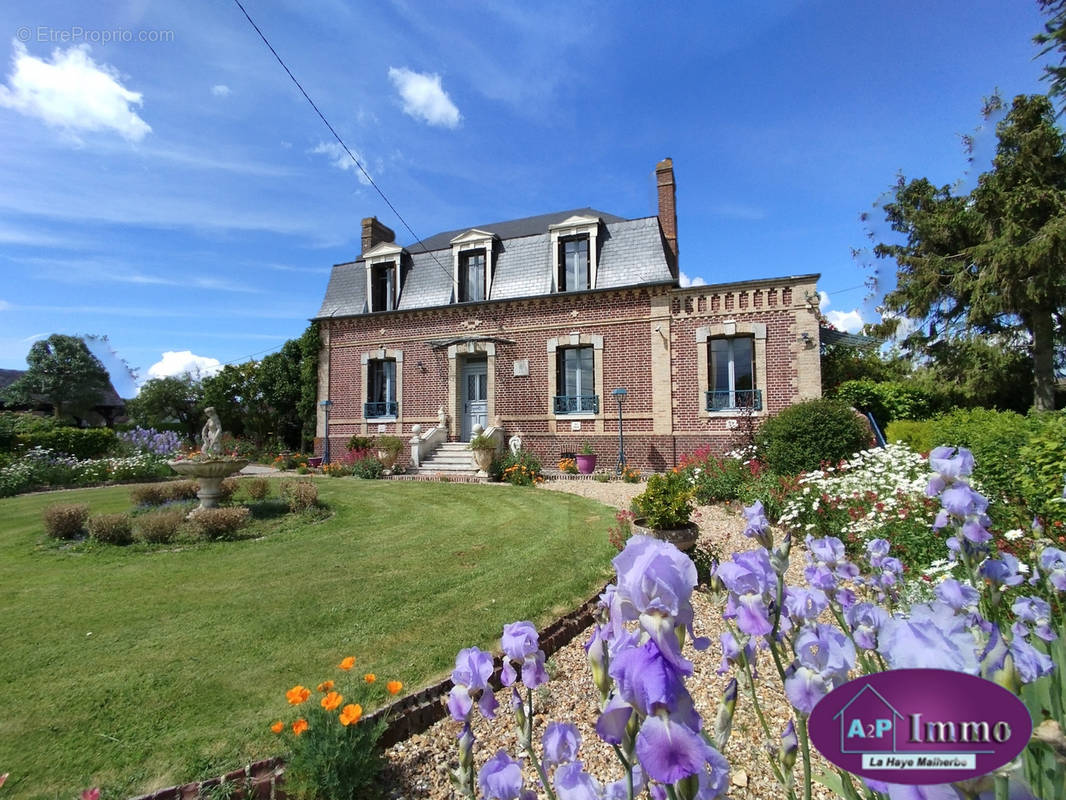 Maison à LA HAYE-MALHERBE