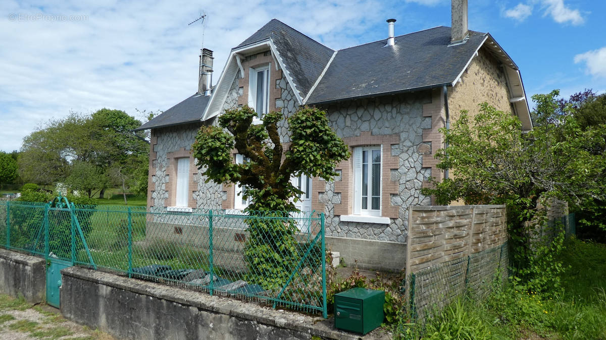 Maison à LA CROISILLE-SUR-BRIANCE