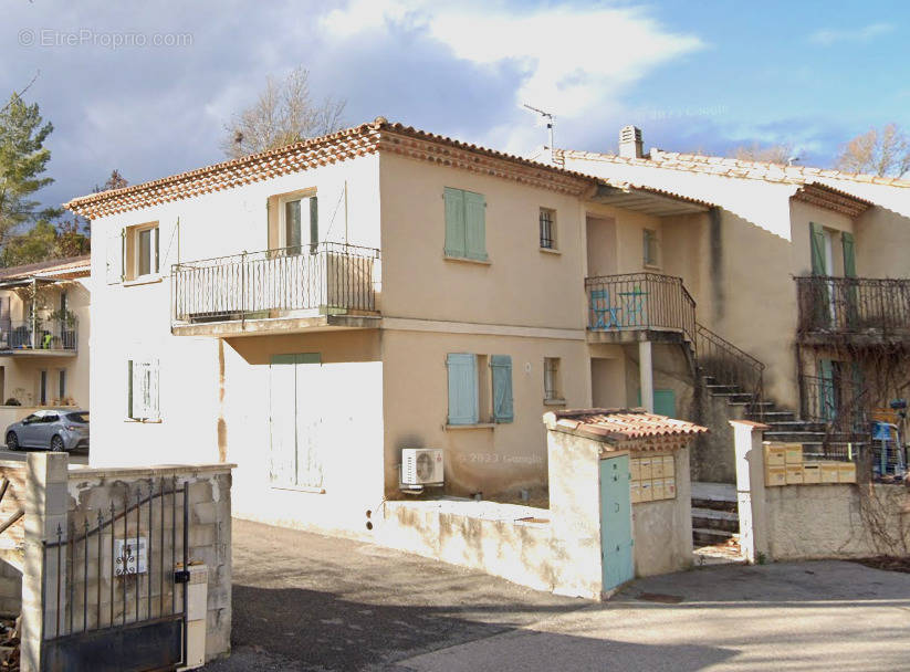 Appartement à MEYRARGUES