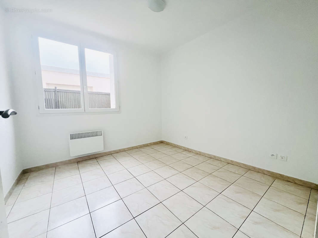 Appartement à LAMALOU-LES-BAINS