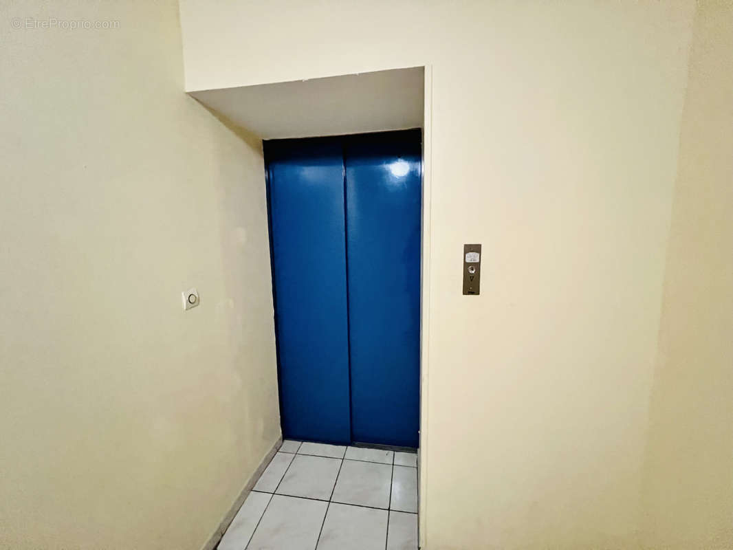 Appartement à LAMALOU-LES-BAINS