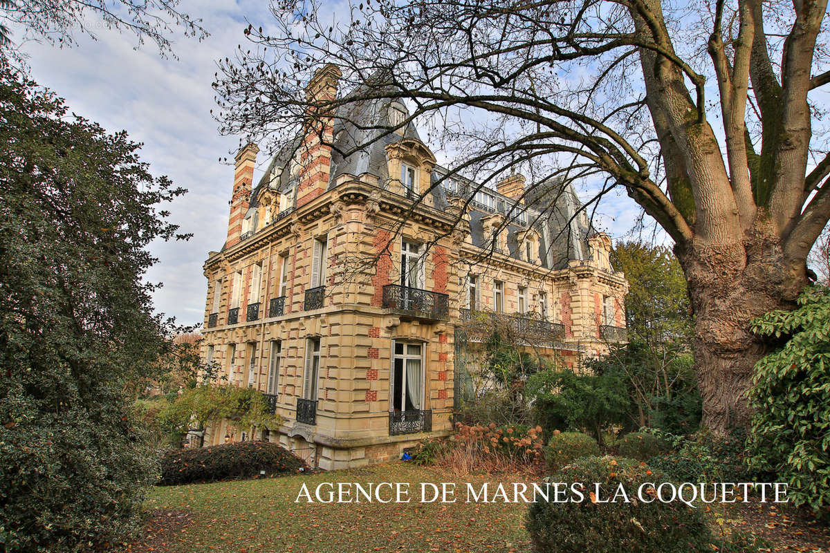 Appartement à MARNES-LA-COQUETTE