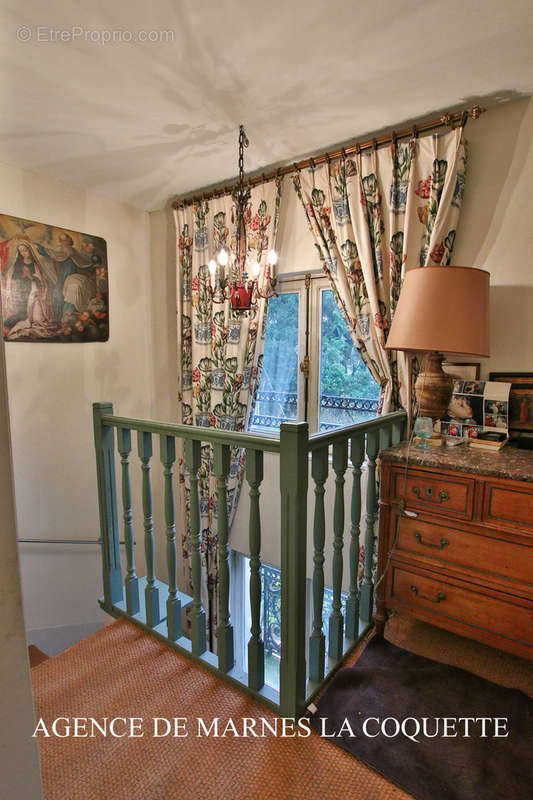 Appartement à MARNES-LA-COQUETTE