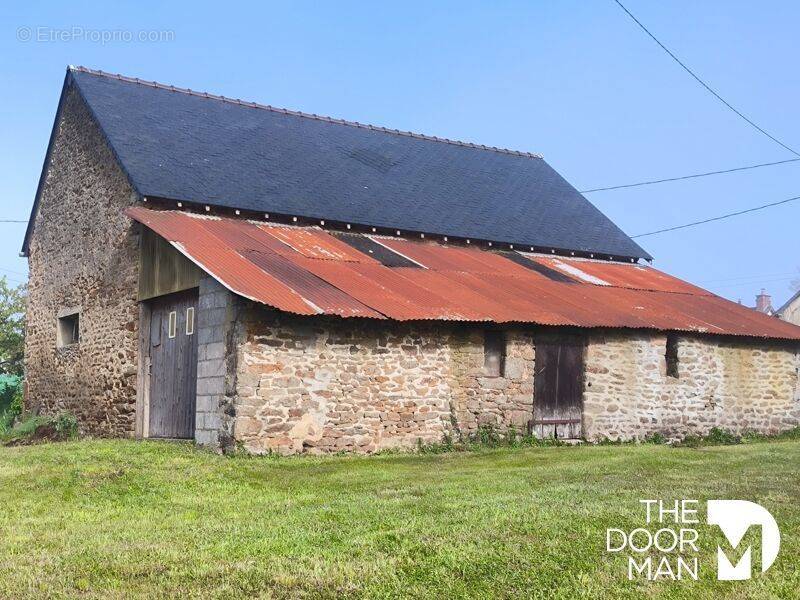 Maison à LOUPFOUGERES