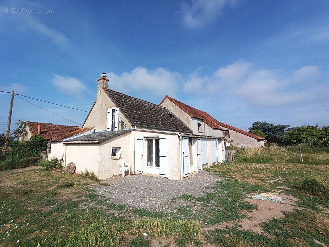 Maison à MORNAY-SUR-ALLIER