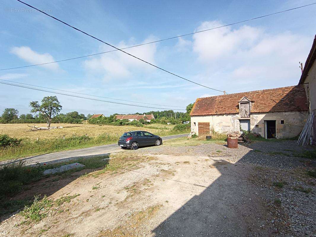 Maison à MORNAY-SUR-ALLIER