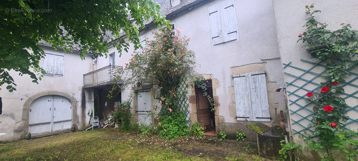 Maison à SAINT-CHAMANT