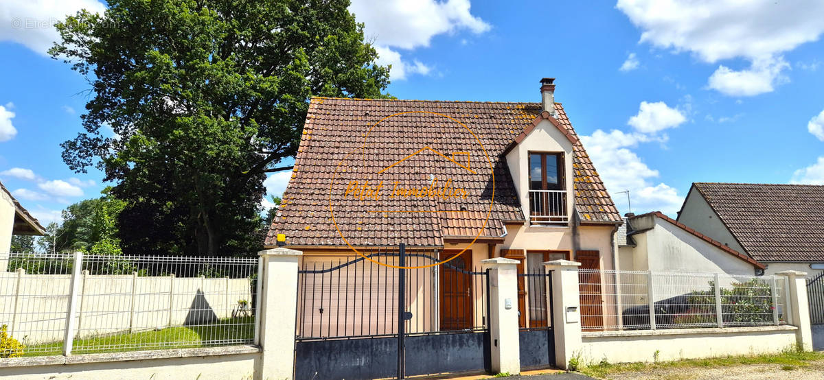 Maison à LE BARDON