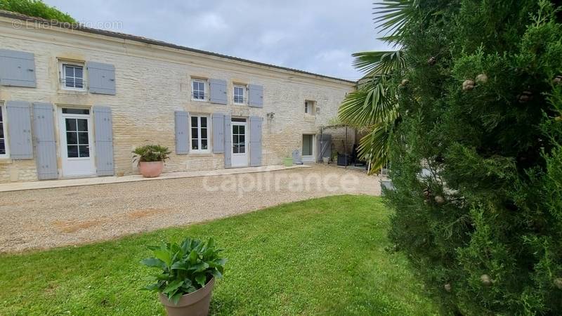 Maison à FONTAINE-CHALENDRAY