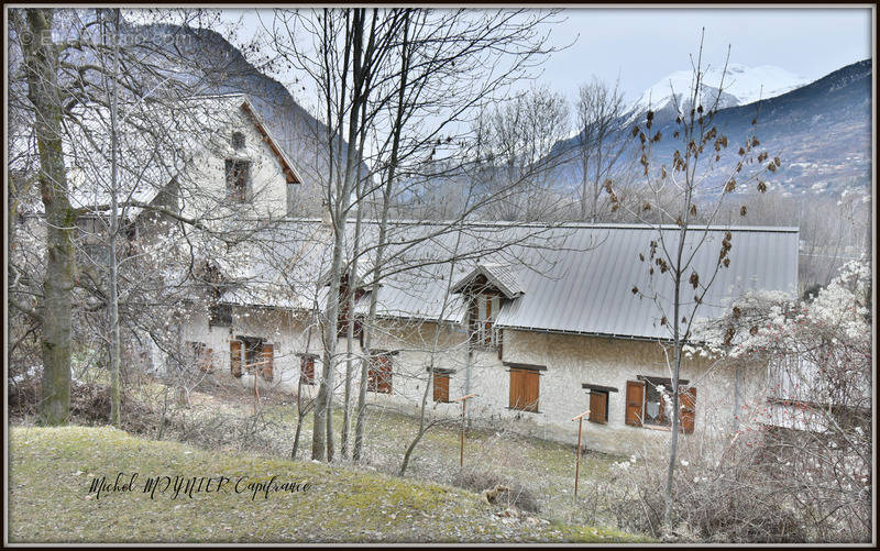 Appartement à EYGLIERS