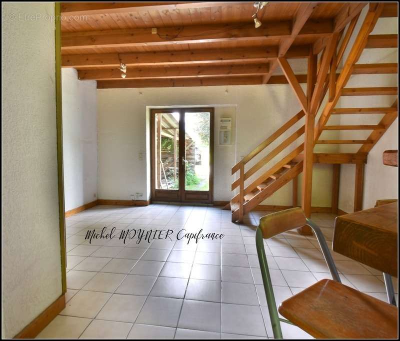 Appartement à EYGLIERS