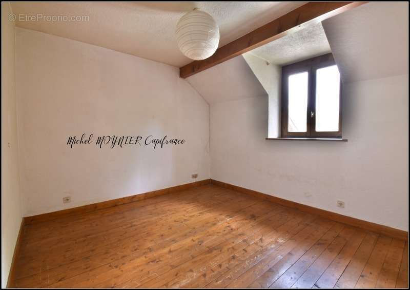 Appartement à EYGLIERS