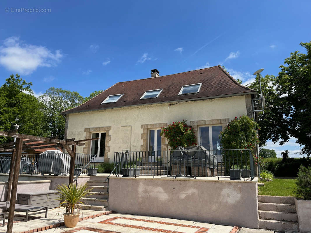 Maison à SAINT-MESMIN