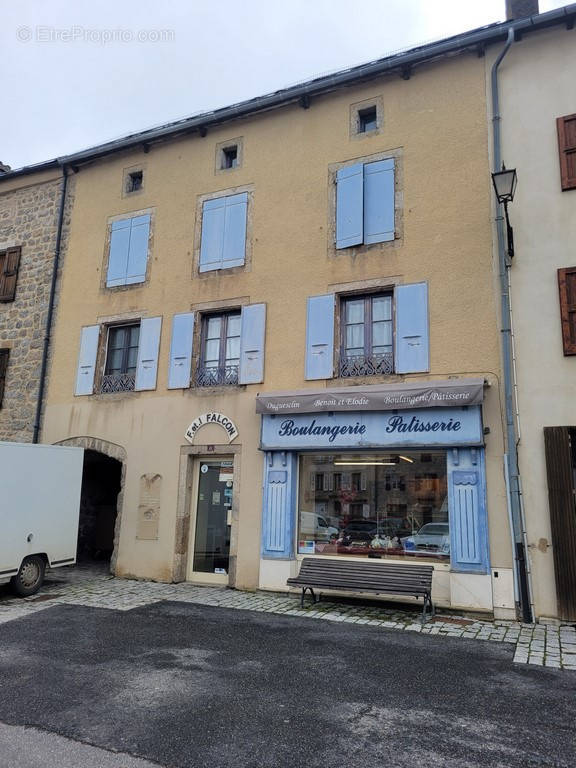 Appartement à CHATEAUNEUF-DE-RANDON