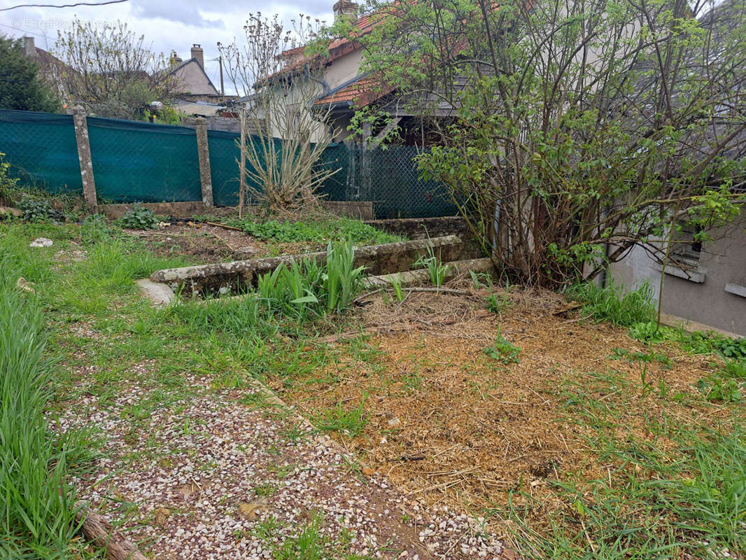 Maison à SAINT-CALAIS