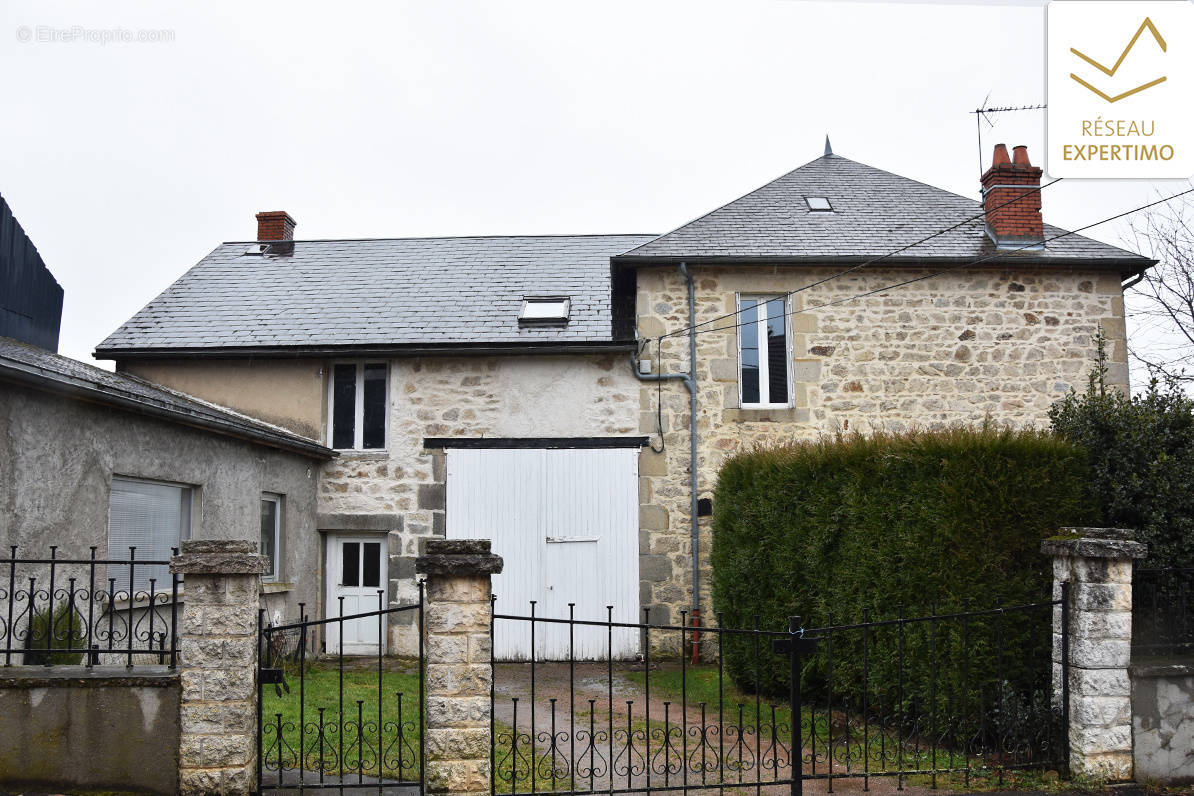 Maison à SAINT-GERVAIS-D&#039;AUVERGNE