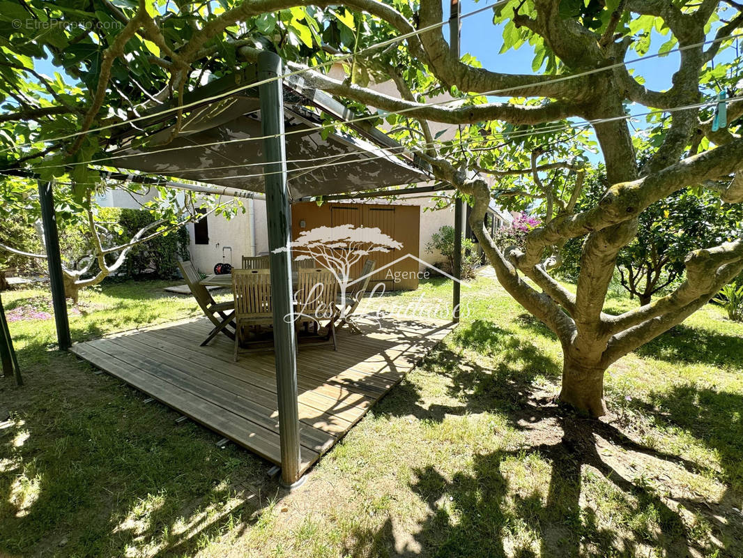 Appartement à LA LONDE-LES-MAURES