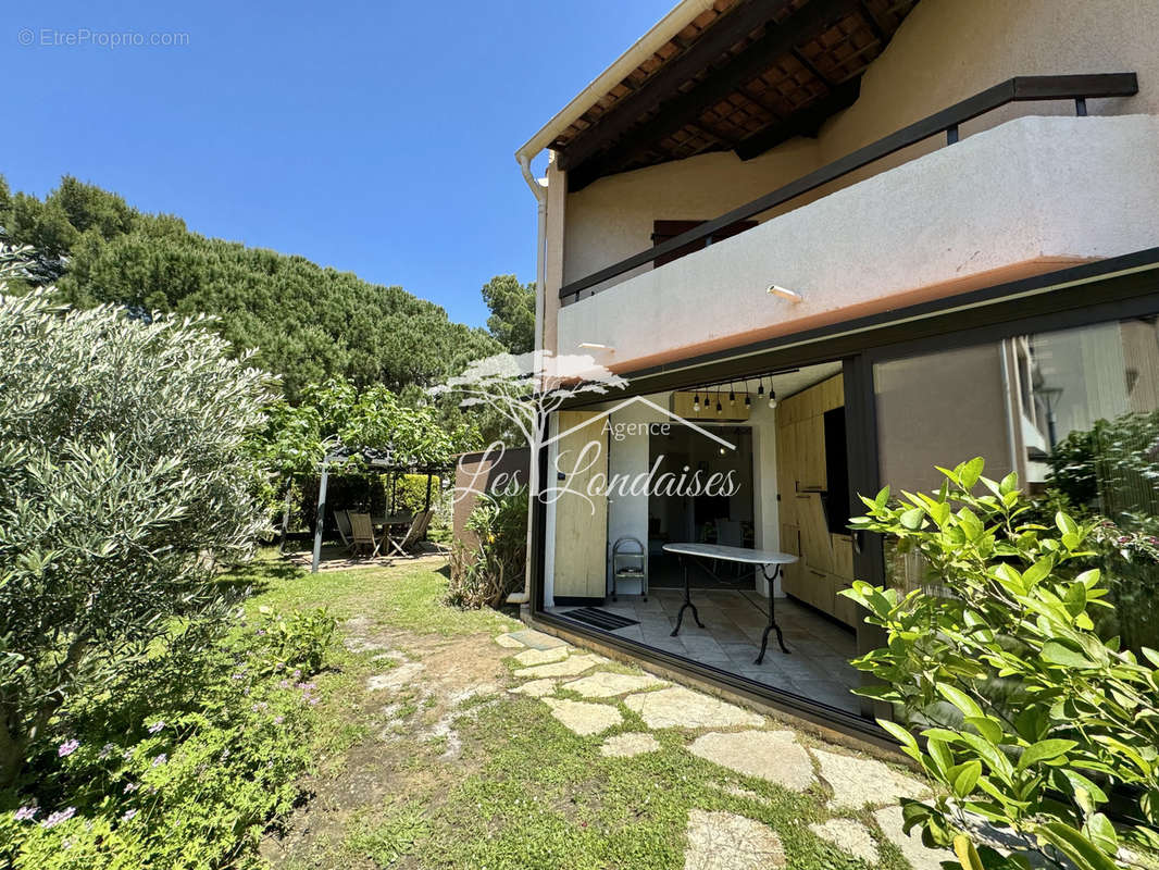 Appartement à LA LONDE-LES-MAURES