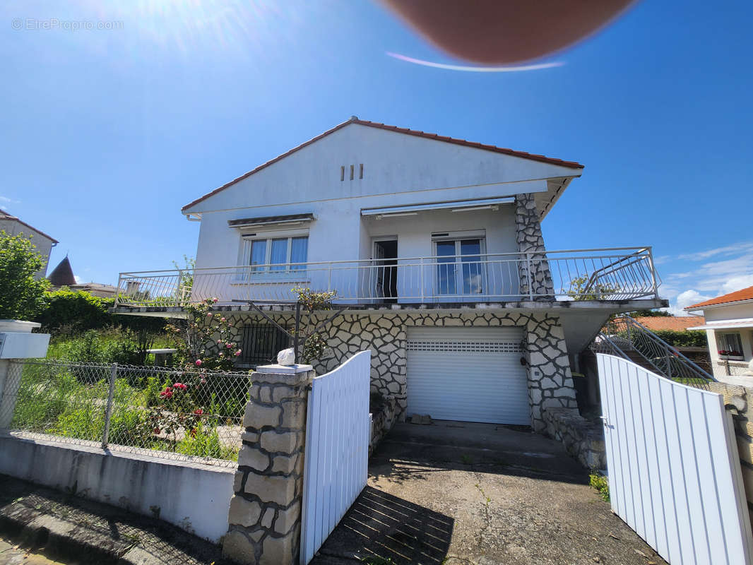 Maison à MESCHERS-SUR-GIRONDE