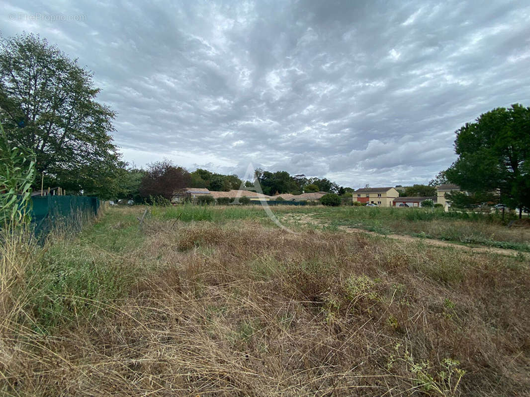 Terrain à BESSIERES