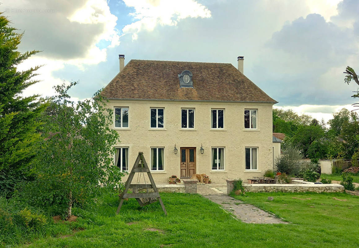 Maison à HOUDAN