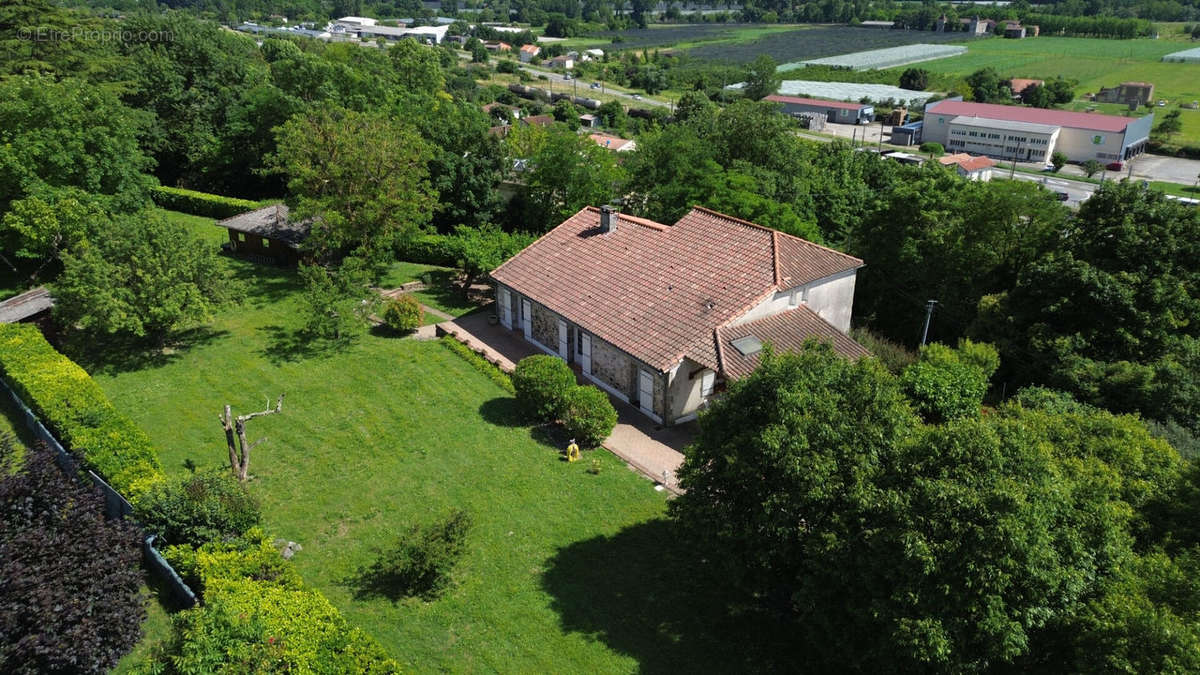 Maison à PORT-SAINTE-MARIE