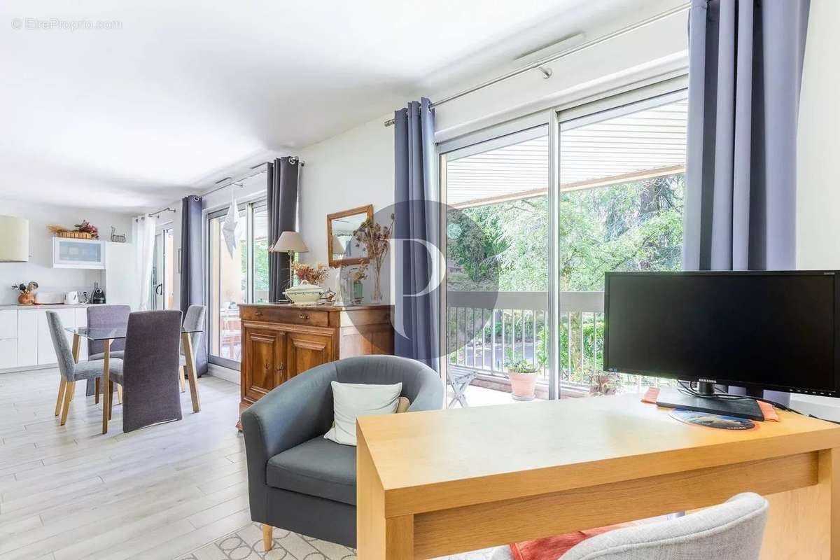 Appartement à VERRIERES-LE-BUISSON