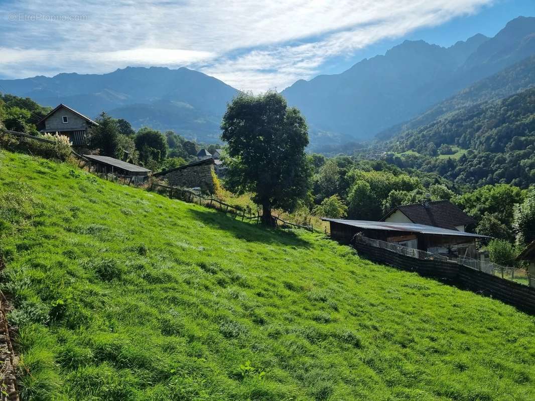 Terrain à LA COMBE-DE-LANCEY