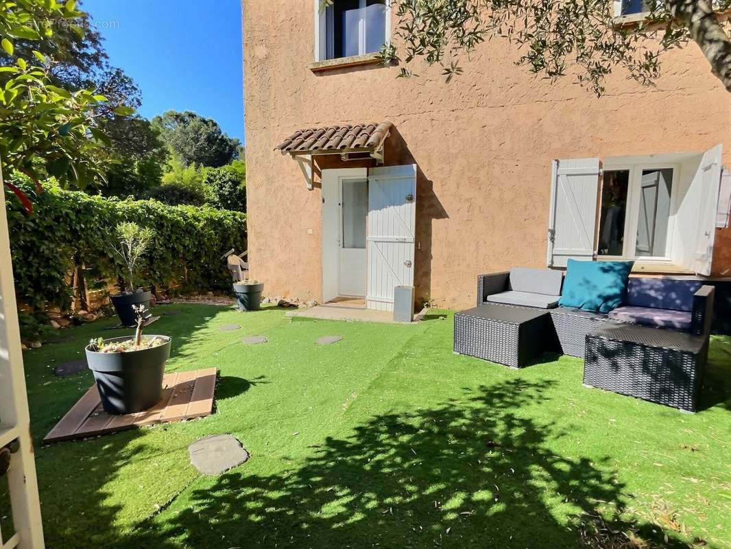 Appartement à LA LONDE-LES-MAURES