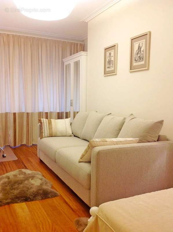 Appartement à VILLENEUVE-LOUBET