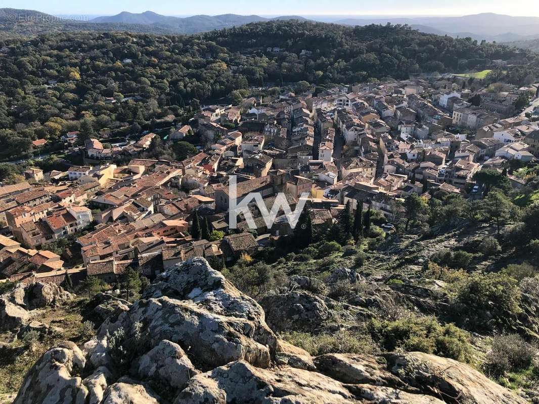 Appartement à LA GARDE-FREINET