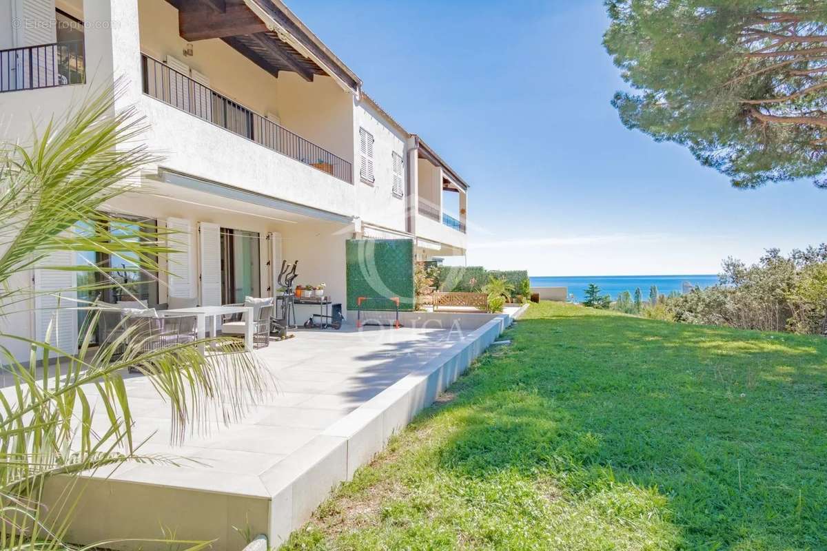 Appartement à VILLENEUVE-LOUBET