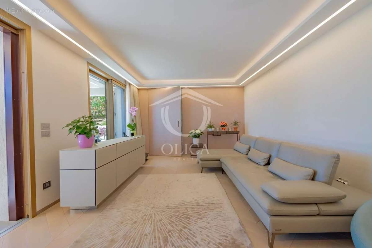 Appartement à VILLENEUVE-LOUBET