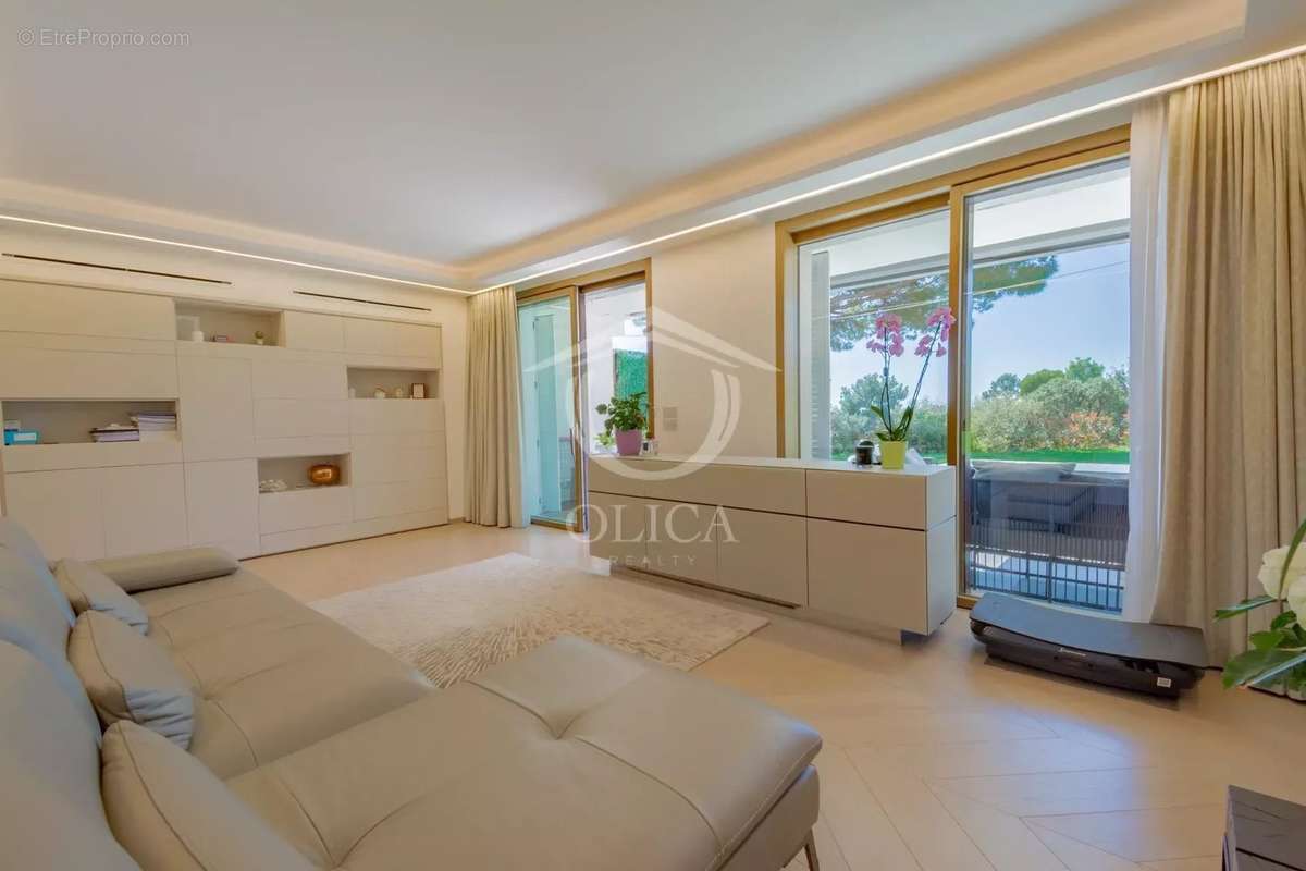 Appartement à VILLENEUVE-LOUBET