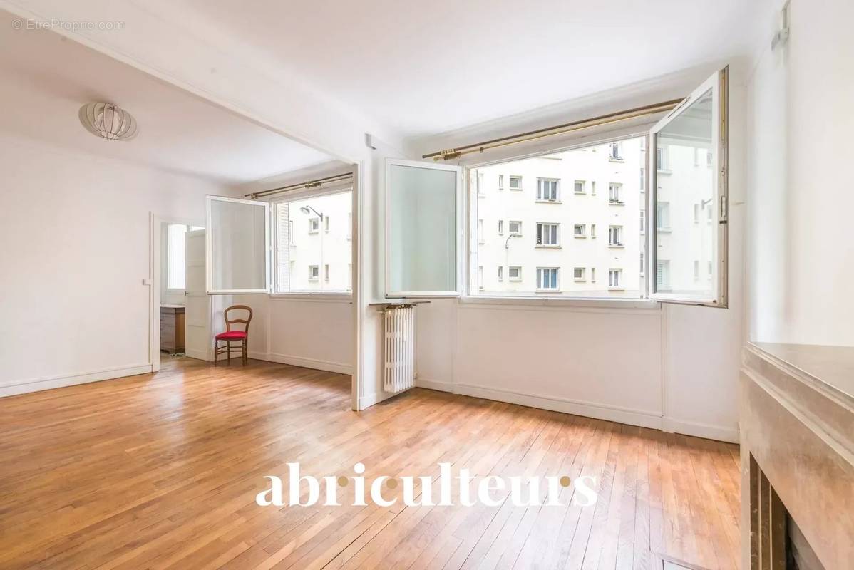 Appartement à PARIS-14E