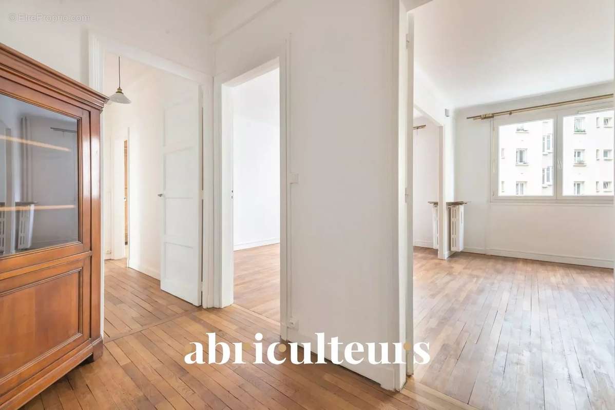 Appartement à PARIS-14E