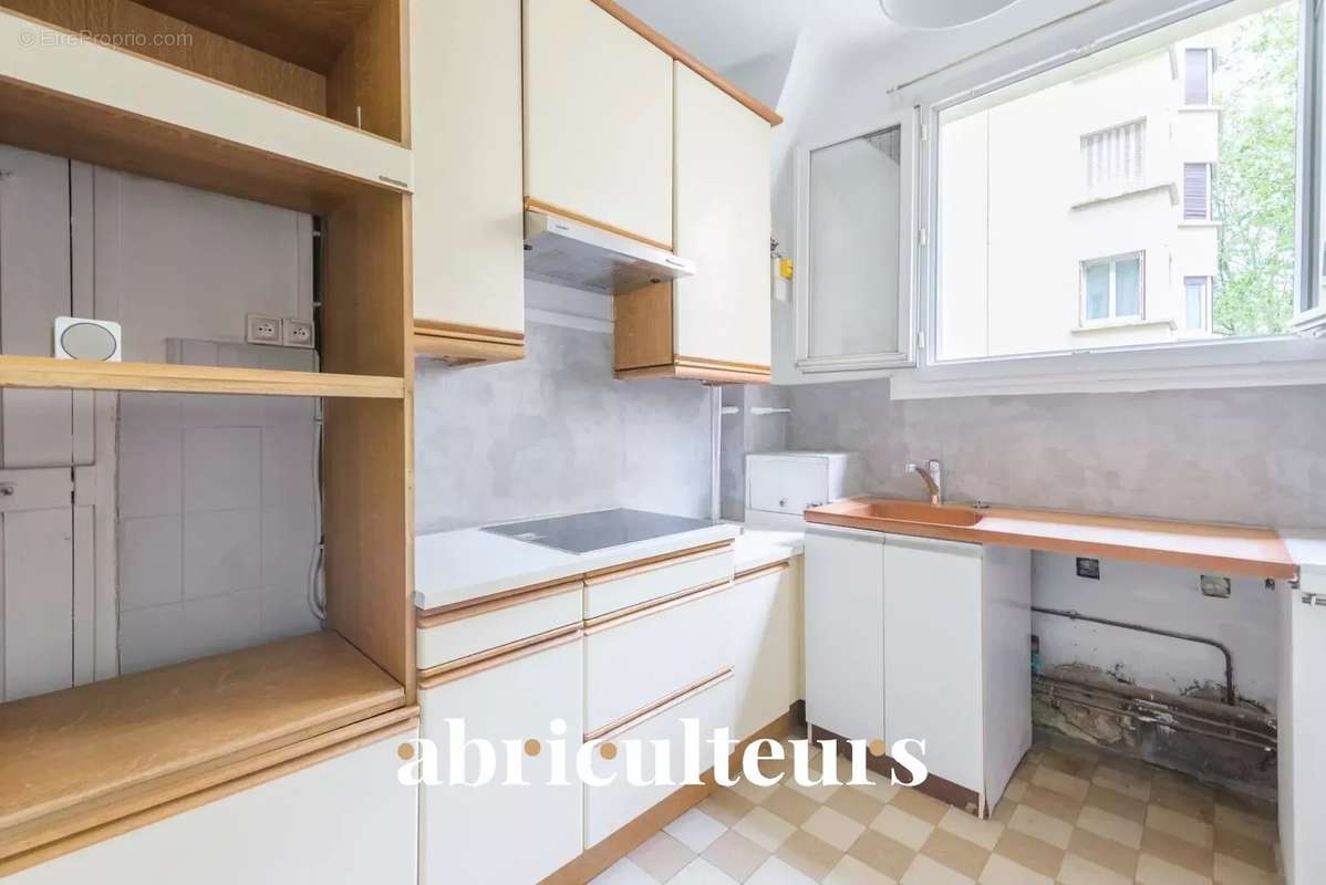 Appartement à PARIS-14E