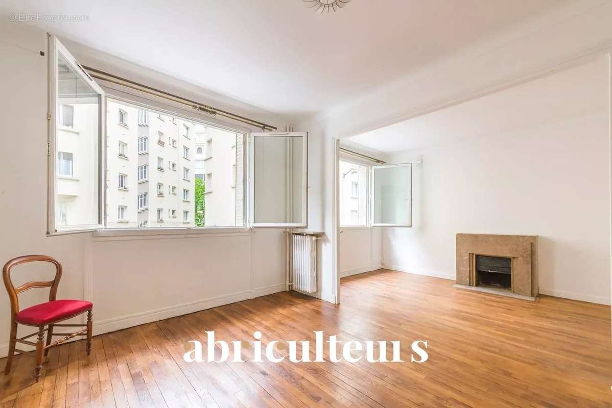 Appartement à PARIS-14E