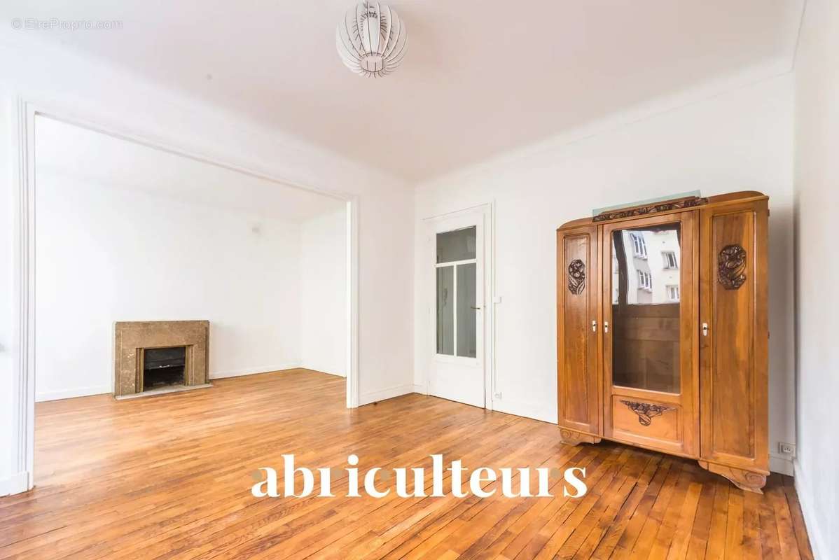 Appartement à PARIS-14E